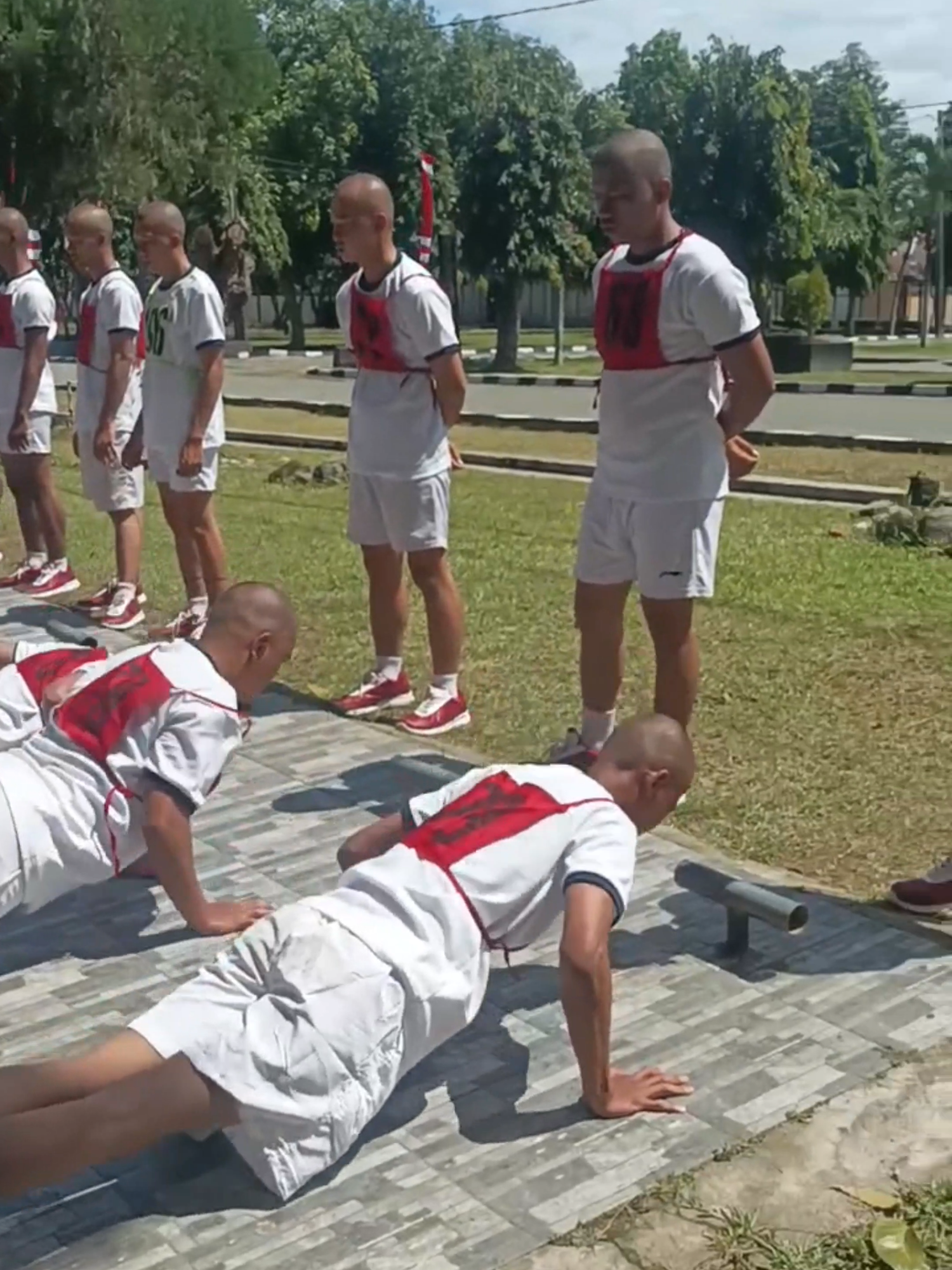 Siswa Diktuk Bintara Polri T.A. 2025–2026 SPN Polda Sulawesi Tengah melaksanakan Tes Kesamaptaan Jasmani dan Pemeriksaan Kesehatan Tahap I #lemdiklatpolri #divhumaspolri #bidhumaspoldasulteng #sdmpoldasulteng #angkatan53 @polripresisiofficial @lemdiklatpolri @bidhumaspoldasulteng