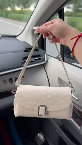 kualitas bagus harga murah 🥰 #fyp #fypシ゚viral #fypdong #viral #tas #taswanita #tasselempang #tasslempangwanita #tasselempangmurah #fypage #share 