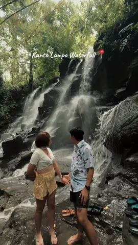 Kanto Lampo Waterfall📍 a hidden gem nestled in the jungle. The cascading water over natural rock formations creates a perfect spot for photos and a refreshing dip. #kantolampowaterfall #fyp #traveltiktok #Holidays #tren #liburan #wonderfulplaces #fypシ゚ #indonesia🇮🇩 #vacations #bali #waterfall #pesonaindonesia #