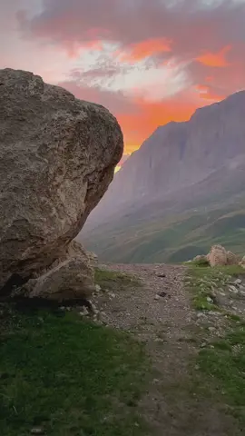 как вам такой рассвет в горах #дагестан #куруш #рассвет #леса #dag #релакс #горы #отдых #отдых #красота #природа 