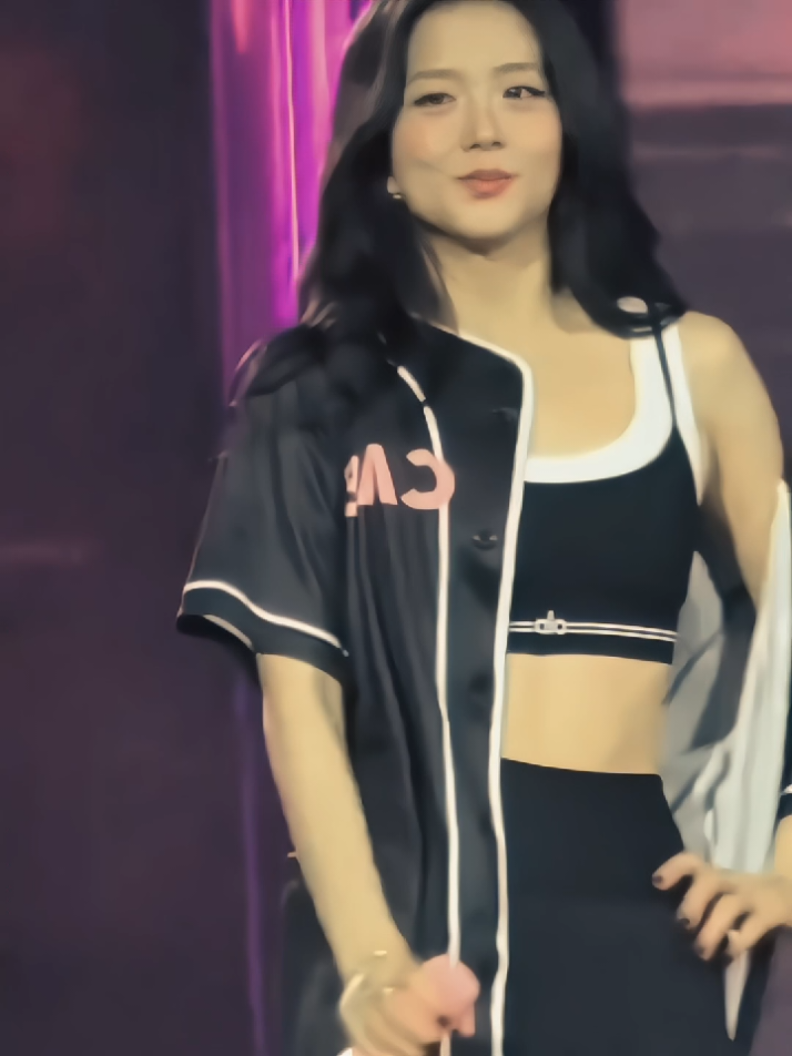 encoresoo😍 ditunggu gebrakan2 lainnya chu🤭 #kimjisoo #jisoo #sooyaaa_ #chuyaaa #sooyas #deadlineworldtour #BLISSOO 
