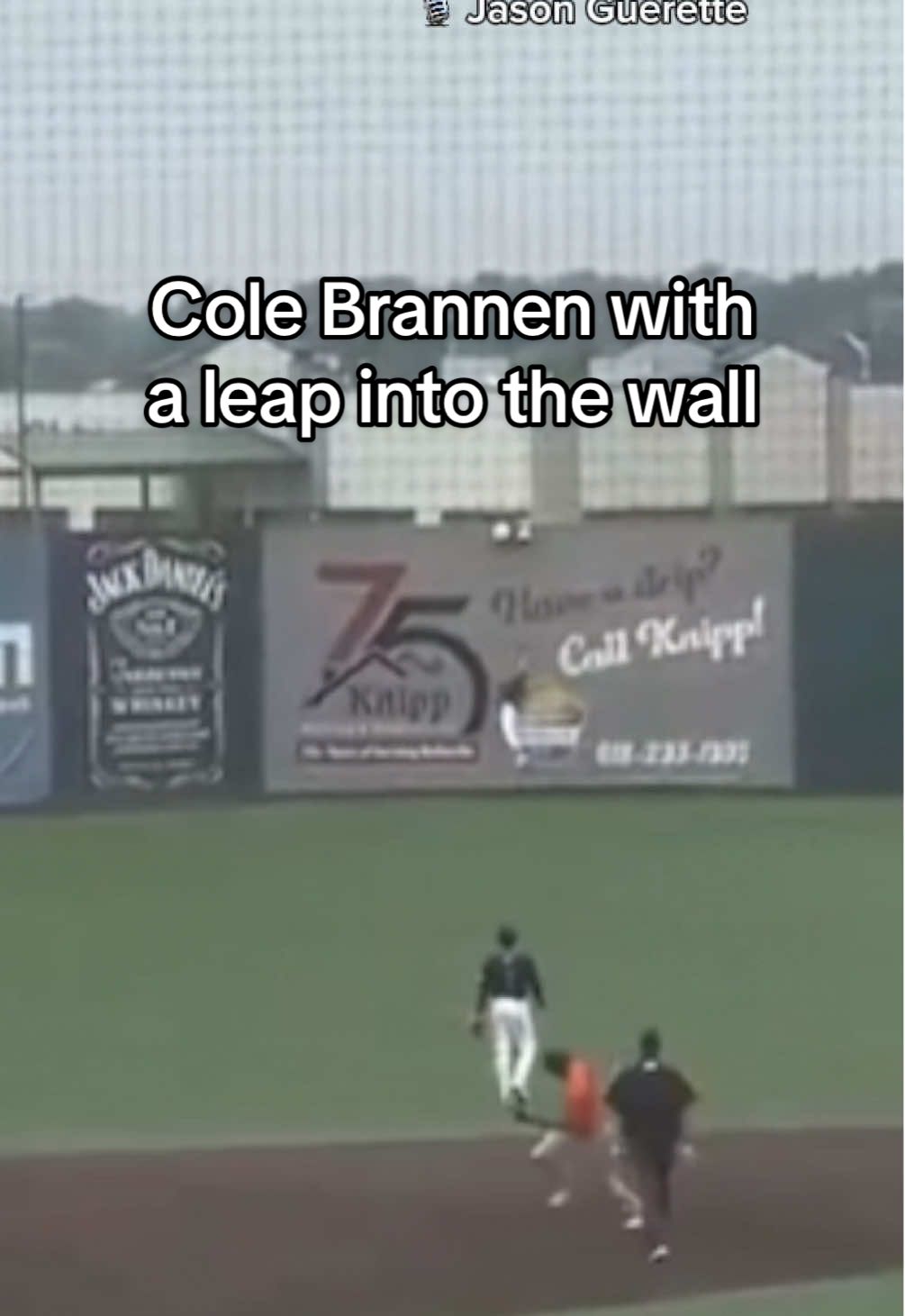 🚨 Play of the day! Cole Brannen of the @GatewayGrizzlies with a leap into the wall to strand 2 runners #frontierleague #frontierleaguebaseball #frontierleaguehighlights #baseballhighlights #topplays 
