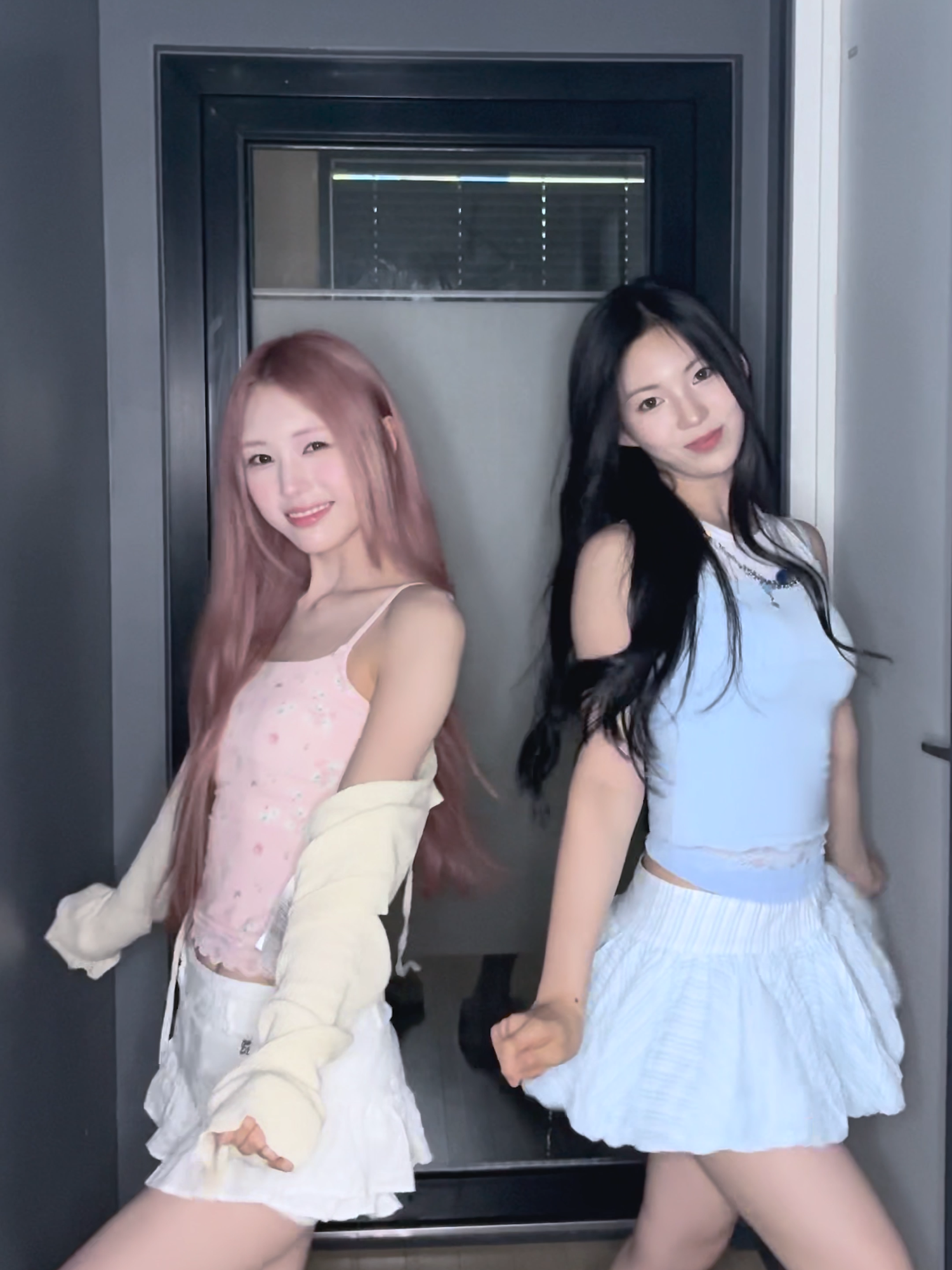 같이 걷자 난 다 궁금해💭💗 #ifeye #이프아이 #WONHWAYEON #원화연 #MEU #미유 #STYLE