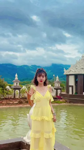 မင်းဘေးကကောင်မလေးဘယ်သူလဲ💛💛@👑 Wine Lay 👑 #winelay03 