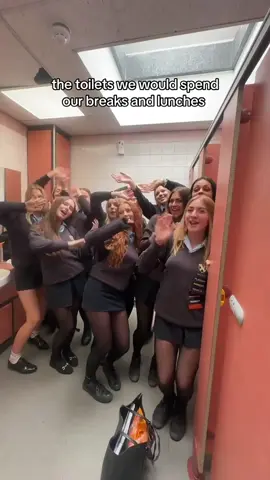 #school #schoolgirls #schooluniform #schoolgirl #schoollife 