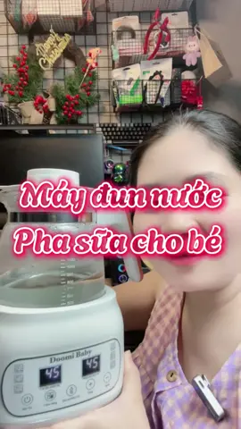 Máy đun nước pha sữa Doomi Baby dung tích 1300ml là trợ thủ đắc lực cho các mẹ bỉm. Sản phẩm tích hợp màn hình hiển thị nhiệt độ chuẩn xác, giữ ấm nước ở mức nhiệt lý tưởng giúp pha sữa nhanh chóng, tiện lợi. Thiết kế nhỏ gọn, dễ sử dụng với bảng điều khiển cảm ứng thông minh. Máy đi kèm khay hâm tiện lợi, phù hợp dùng trong gia đình có trẻ nhỏ. Chất liệu an toàn, bền bỉ, dễ vệ sinh. Máy đun nước pha sữa Doomi Baby – giải pháp hiện đại giúp mẹ chăm con nhẹ nhàng và khoa học hơn mỗi ngày. #maydunnuocphasua #maydunvahamnuocphasua #amdunnuocphasua #amdunnuocphasuachobe #xuhuong 