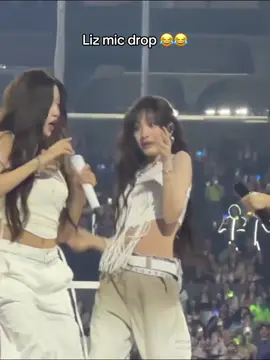 Khi IVE quên mình đang on stage 😂😂, 6 đứa nhìn tỉnh tỉnh chứ hài điên  #ive #dive #yujin #gaeul #naoirei #jangwonyoung #liz #leeseo #foryoupage #fyp 