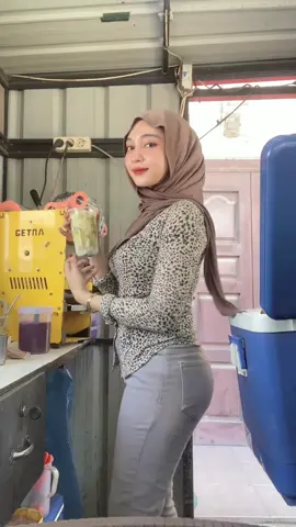 Sambil jualan dengerin lagu india rasanya ah mantap seperti es cup q🤭🥰🤣@Ay2🦋 