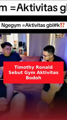 Pembicara publik Timothy Ronald memicu polemik setelah menyebut aktivitas gym atau nge-gym sebagai “aktivitas paling bodoh” dan menganggap orang berotot “nggak mungkin sepintar itu,” pernyataan yang viral di media sosial pada akhir Juli 2025. Ucapan tersebut menuai reaksi keras dari netizen, atlet kebugaran, dan figur publik seperti Deddy Corbuzier, yang membantah klaim itu dengan menyebut gym sebagai bagian dari gaya hidup sehat dan contoh tokoh sukses dari komunitas gym untuk menepis stigma negatif. Selain itu, para dokter spesialis olahraga dan psikiater meluruskan bahwa olahraga, termasuk gym, melibatkan kerja otak dan terbukti meningkatkan fungsi kognitif serta kesehatan mental, sehingga menyebut gym “bodoh” adalah distorsi yang menyesatkan masyarakat. Hingga kini, Timothy belum memberikan klarifikasi lanjutan, sementara diskusi dan edukasi tentang manfaat olahraga secara ilmiah terus bergulir di media sosial, menegaskan bahwa gym adalah aktivitas penting untuk kesehatan fisik dan mental jangka panjang. #TimothyRonald #KontroversiGym