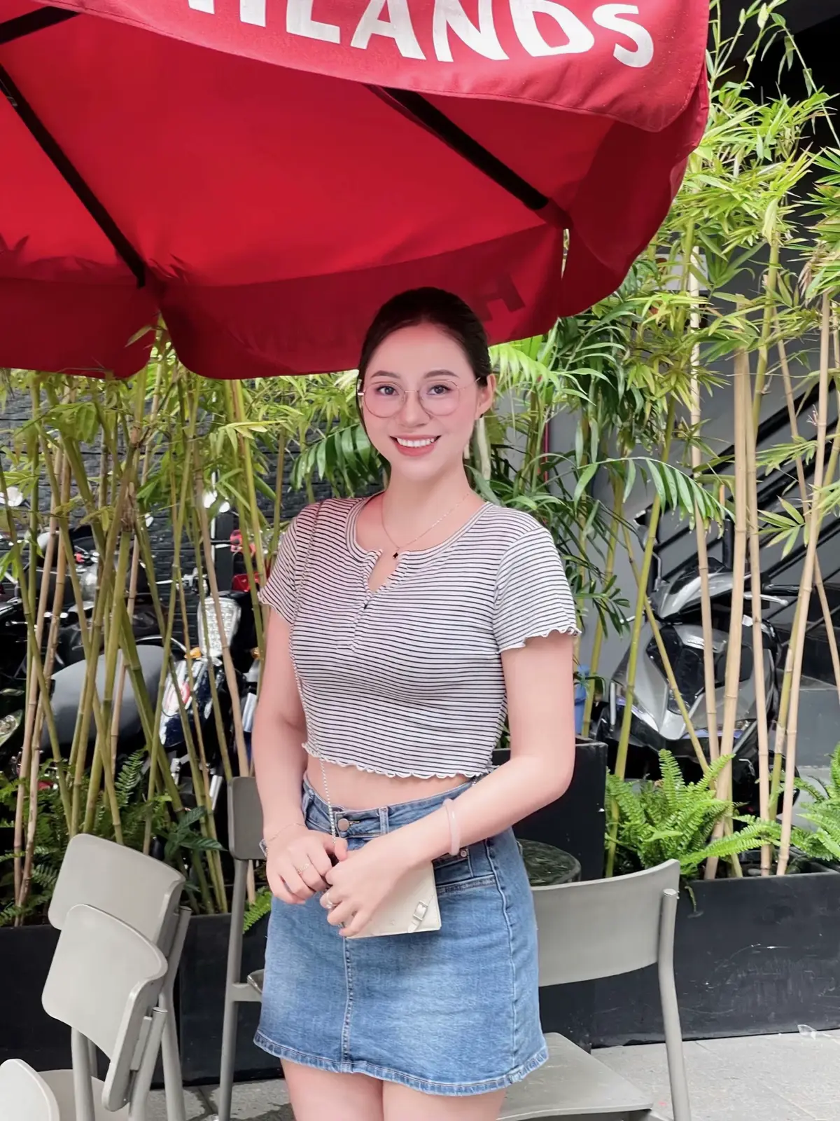 Không có gì đặc biệt cả, chỉ là em – trong một ngày nắng đẹp, đợi một người nhìn thấy. 🫣 #cute #day #dayinmylife  #fyppppppppppppppppppppppp 