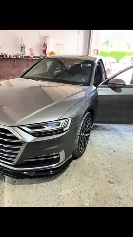 Audi A8 5.0 L mirrors color change to black #audi #audia8  #mirrors #black