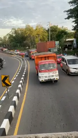 #fyp #tambangpasirmerapi #tambangmerapi #opet #jogja24jam_ #sopirtruk #sopirtruckindonesia🇮🇩
