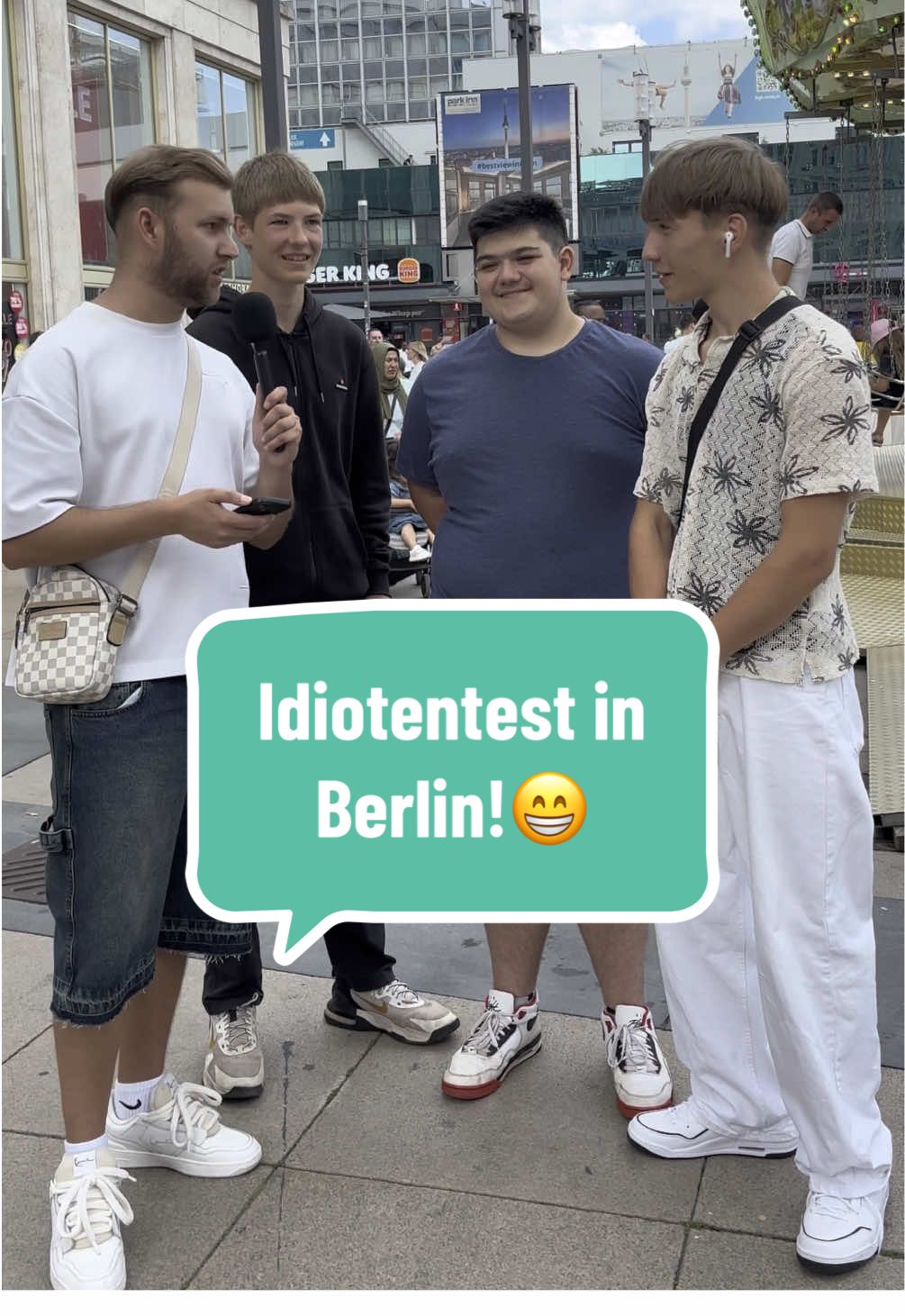 Die Jungs haben rasiert!😎 #berlin #straßenumfrage 
