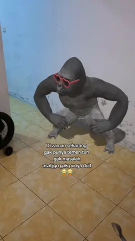 di zaman sekarang mah gorilla aja bisa di ajak joget 😂😂#gorillajoget #fyp #fypシ゚viral #fyppppppppppppppppppppppp #masyaallahtabarakkallah 