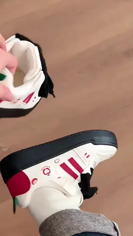 #odaycogiayxinh #giaydaythung #giay #giaynuxinh #giaythethao #sneakers #giaydep #giaysneaker 