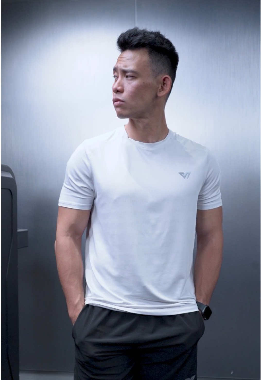 X-Light Shorts Whittaker ini dirancang khusus buat lo yang doyan lari. Biar lari makin maksimal, outfit juga nggak boleh asal guys 🏃‍➡️‼️ #Whittakersportswear #Whittaker #XLightShorts #Outfitrunning #Outfitlari #runningoutfitidea 