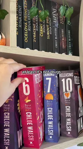 hihi🤭 thanks for 300!! you’re amazing🤍 #book #BookTok #BookTok #bookworm #makethisviral #bookshelf #bookclub #fyp #foryoupag 