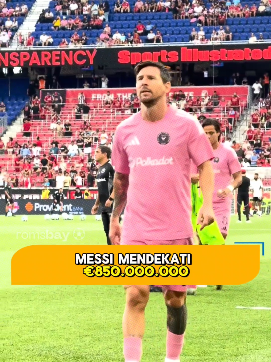 Ronaldo punya 1 miliar euro. Tapi Ronaldinho? Gak tahu cara pakai ATM 😳 #football #footballtrivia #footballfacts #footballtiktok #footballnews #romsbay 