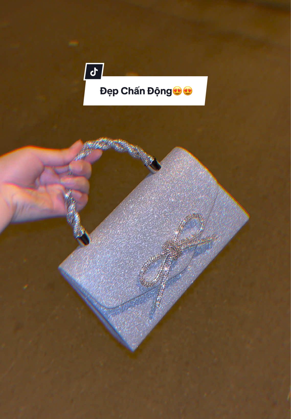 Trời ơi! Cái Túi Nó Đẹp Chấn Động Mấy Má Ơi#tui #xuhuong #tuideocheo #tuixachnu #reviewtuixach #tuixinh 