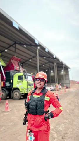 cewe yang posting kemana-mana sendiri tolong jangan di ganggu, pawangnya lagi dihutan dan belum cuti itu😆 #capcut #trendcapcut #foryou #iwip #iwiphits #storytambang #storykuli #kulitambang #malukupride🏝🔥 #pejuangrupiah #fyp #xybca #xyzabc 