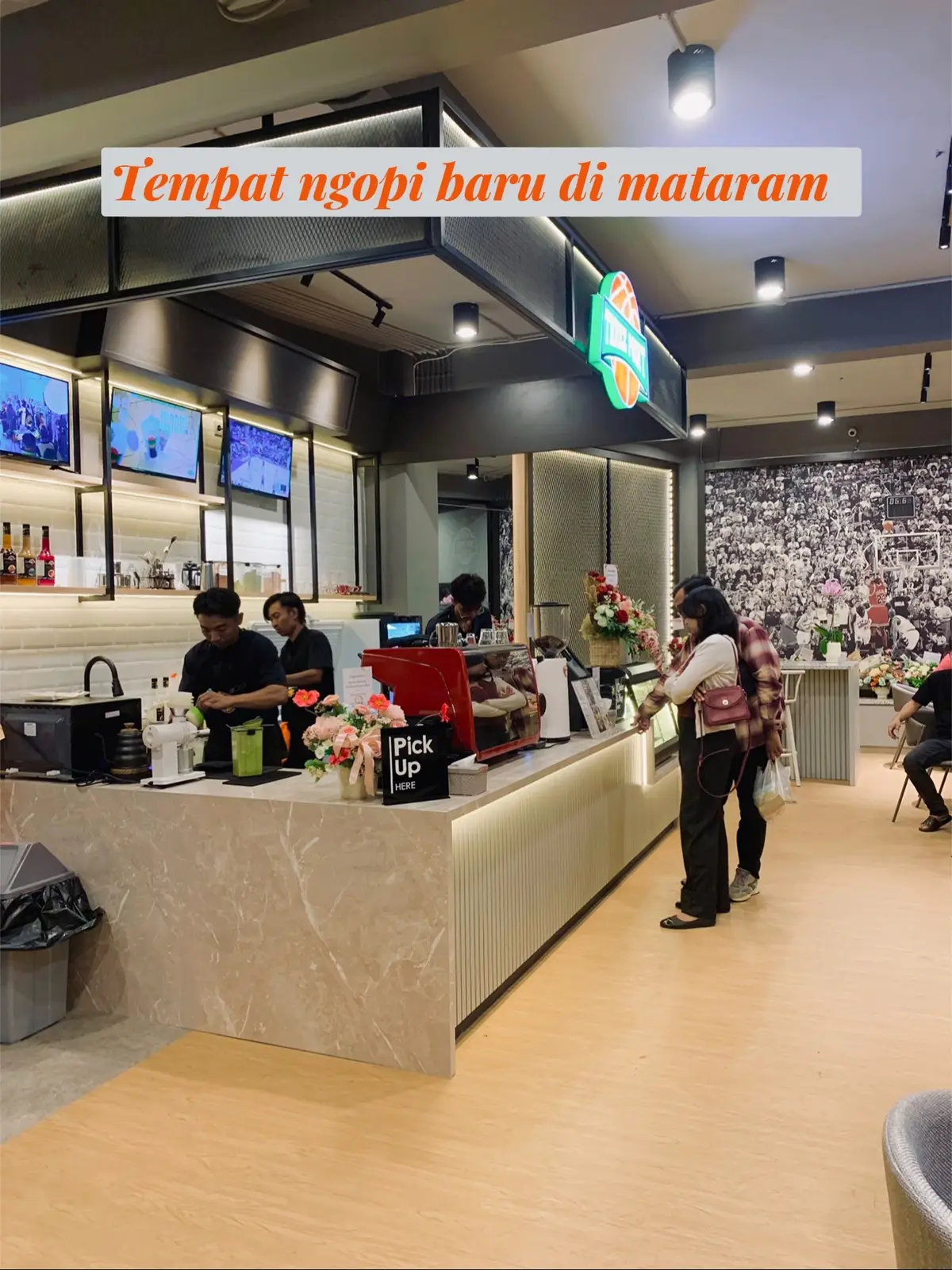 Three point ! Bukan buat yg hoby basket aja yaaa hehe , vibes caffe nya ngangkat tema basket , cukup unik 👌🏻🥰 #caffemataram #lombokisland #fyp 