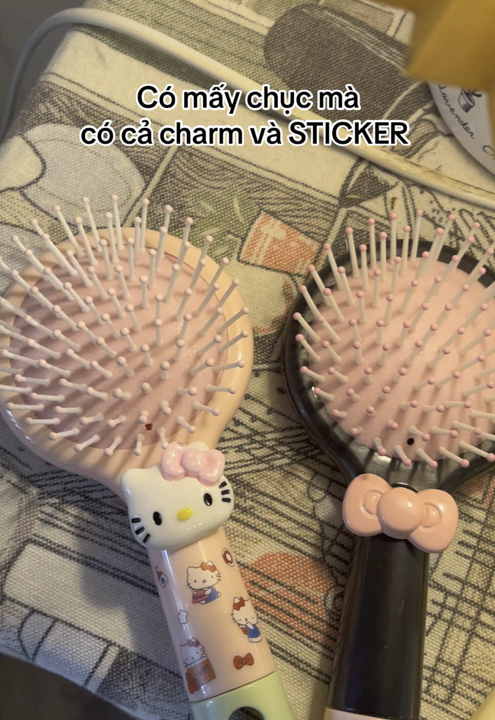 Lược kèm gương có đệm khí massage rất êm nha #hellokitty #guong #fyp #fypシ゚viral #xuhuong #thinhhanh #videoviral #tiktokvideo #videoviral #trending 