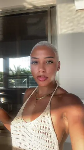 🙂‍↔️😘