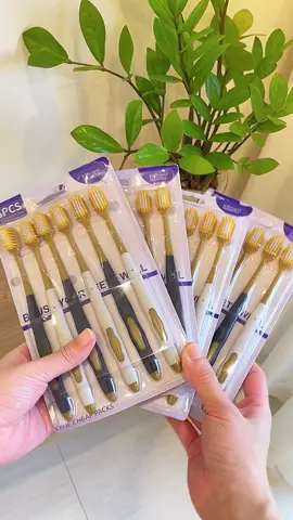 Set bàn chải 30 chiếc này rẻ thật các c ạ 😋#taphoanhamin #reviewthat #xuhuongtiktok #setbanchaidanhrang #banchaidanhrang #banchaidanhranglongmem #banchaidanhrangchobe 