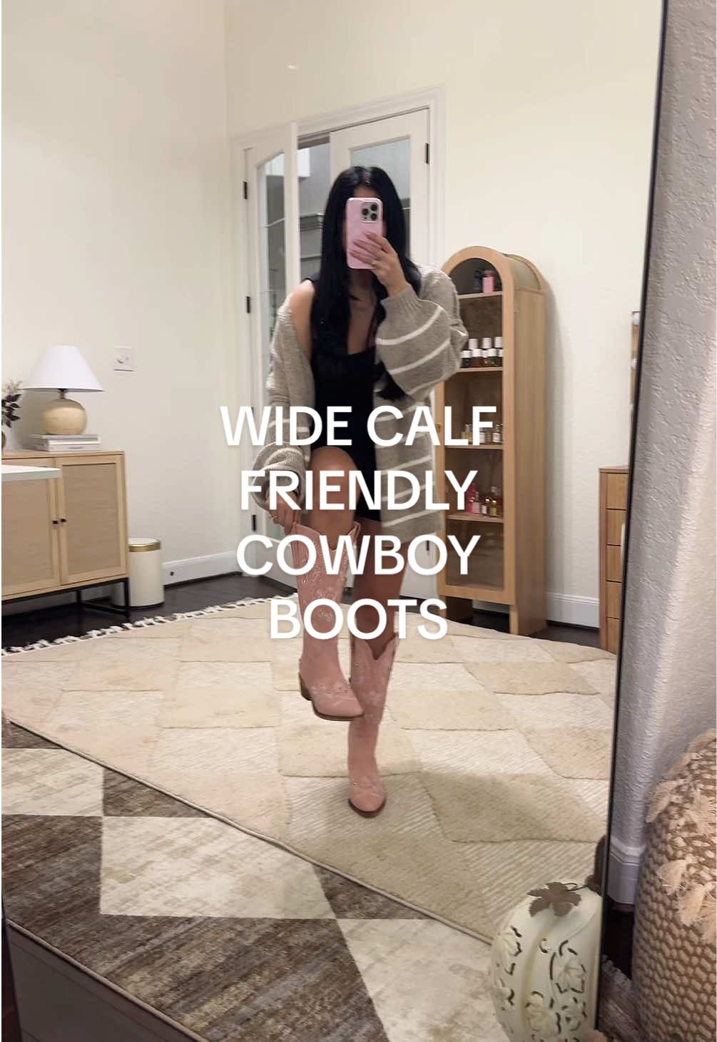 The light pink cowboy boots 💘😍 #cowboyboots #cowgirlboots #widecalffriendly #pinkboots #tiktokshopcreatorpicks 