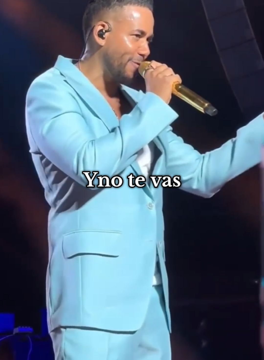 llevame contigo - Romeo Santos #romeosantos #romeosantosofficial #lyrics_songs #lyricsvideo #llevamecontigo 