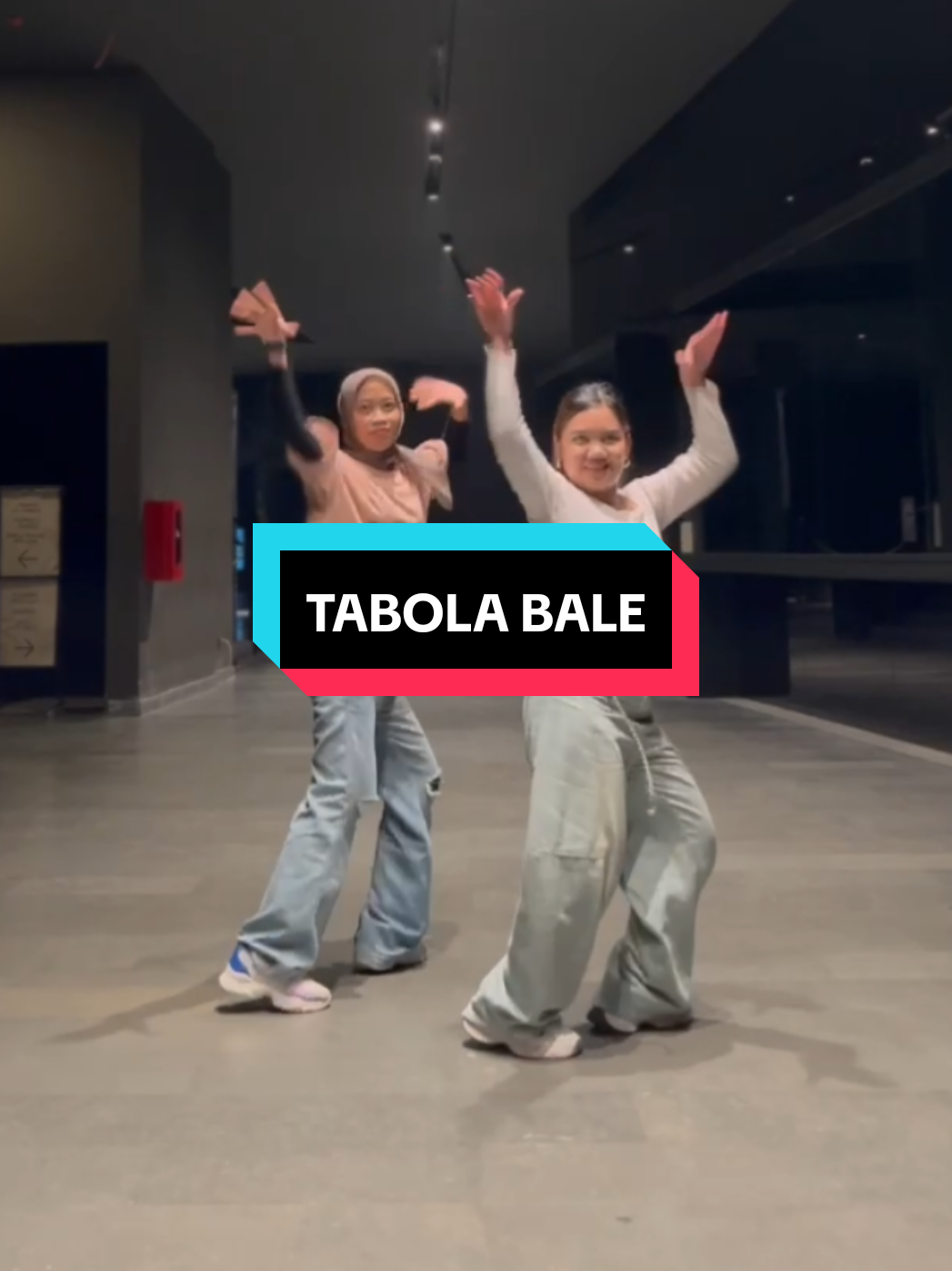tabola bale lagi, sampai mana lagi nih? 😁 bareng @rochmatasya #tabolabale #lagutimor #dance #trend #tiktokindonesia 