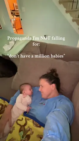 maybe won’t have a million, but she makes me want at least 12 #ftm #workingmom #babies 