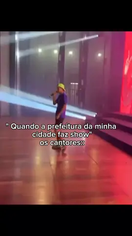os shows de prefeitura kakakka  //@Emilly Vick @Leonardo de Almeida Lemos // #fyp #fypvideo #viral #vaiprofycaramba #fypシviral #notaléo #notaemy #léo #leozin #emilly #emy #emillyvickof #kakakak #kkkk #💛💡 #🩷💫#💛🩷#💛 #🩷