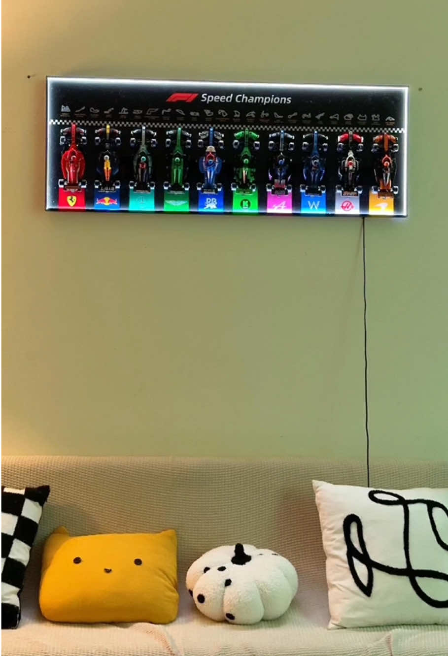 I finally completed 10 speed champion cars.I found the best frame to display F1 cars #lego #icuanuty #speedchampions #F1 #legoframe 