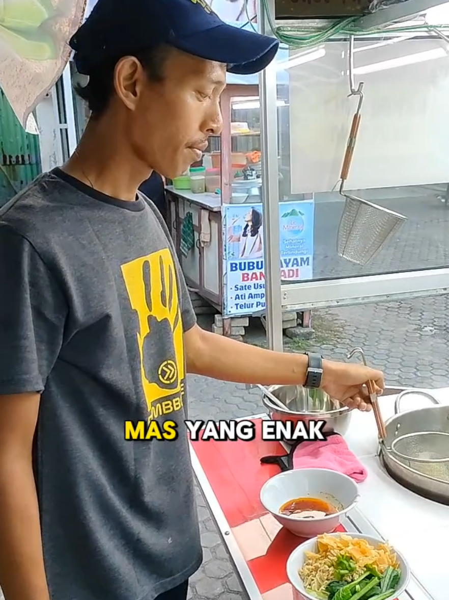 bayangin aja bakmi SE-ENAK ini CUMA 15k donkk!!!  #kulinerjakartabarat #kulinerjakbar #kulinerpuri #bakmiayam #mieayam #miechilioil #makanenak #jajanenak #kulinertiktok #jajanantiktok #makanantiktok #ttpetualangpro #ttpetualangnewbie #kulinerbakmi 