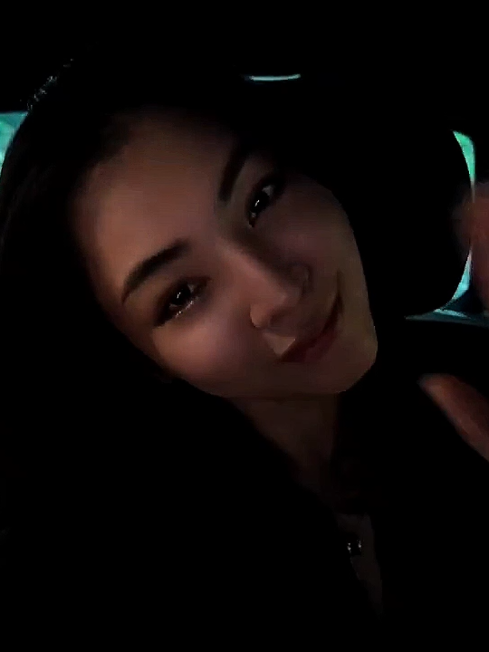 — #faye_malisorn  — see how her eyes glistened the moment she held that umbrella ready to approach her fans and show gratitudes, the number girl in my eyes indeed  #fayeperaya #ฝ้ายพีรญา #fabelentertaiment #millionsmax 
