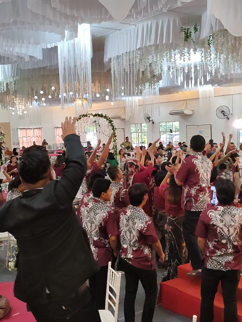 BILA KAU DAPAT EMCEE PUN KAKI DUGEM🤣🤣🔥 Bah yg masih tercari-cari EMCEE/PENGACARA untuk majlis anda DM terus di Messenger....kita kasi gAssssssss🔥🔥 #youremcee🎤💃 #pengacaraanda #Tukangcakapmajilisorang #pengacaraandalan #emcee #pengacara #emceesabahan #emceesarawak #emceelabuan 