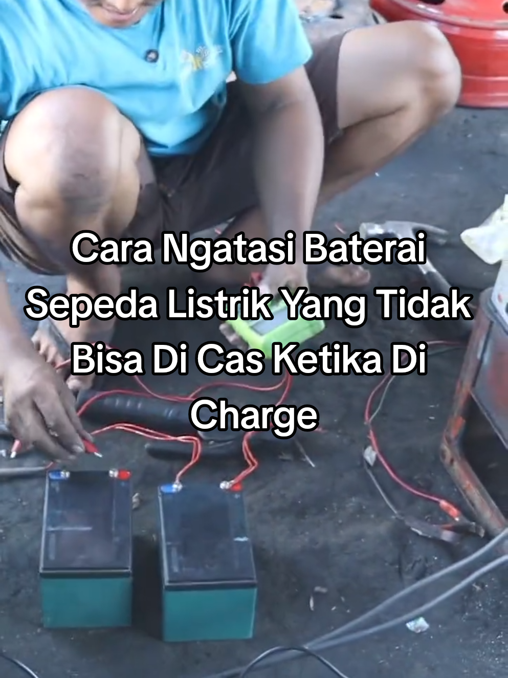 ‼️ Baterai sepeda listrik gak bisa dicas? Jangan buru-buru ganti! Coba trik ini dulu: setrum pakai las listrik selama 12 detik 💥 Bisa bantu 