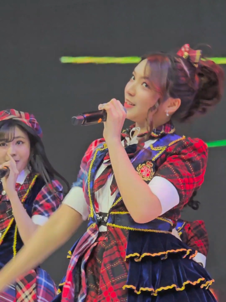 FANCAM CIGRED eh salah CIGREE @gracia jkt48 🤗 #giias2025🔥🔥 #daihatsusahabatku #fyp #jkt48 #graciajkt48 