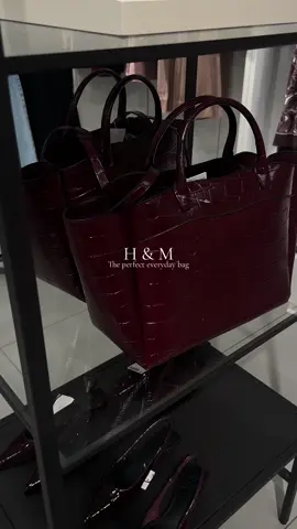 The Ultimate Bag Guide for Fashion Lovers#thebag #inspo #fashiontips #bagtrends #styleinspo #fashionfinds #accessorylove@H&M @STYLINK 