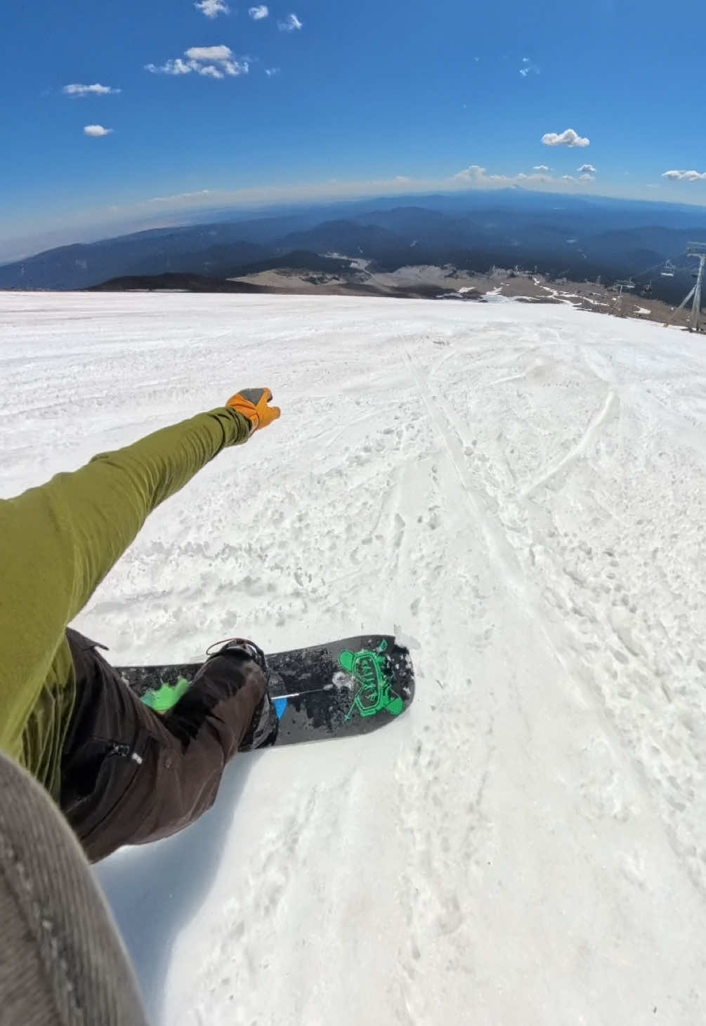 Best two day trip to Oregon 🙌🏼 The park was so fun!  . . #snow #snowboarding #snowboard #skiing #ski 