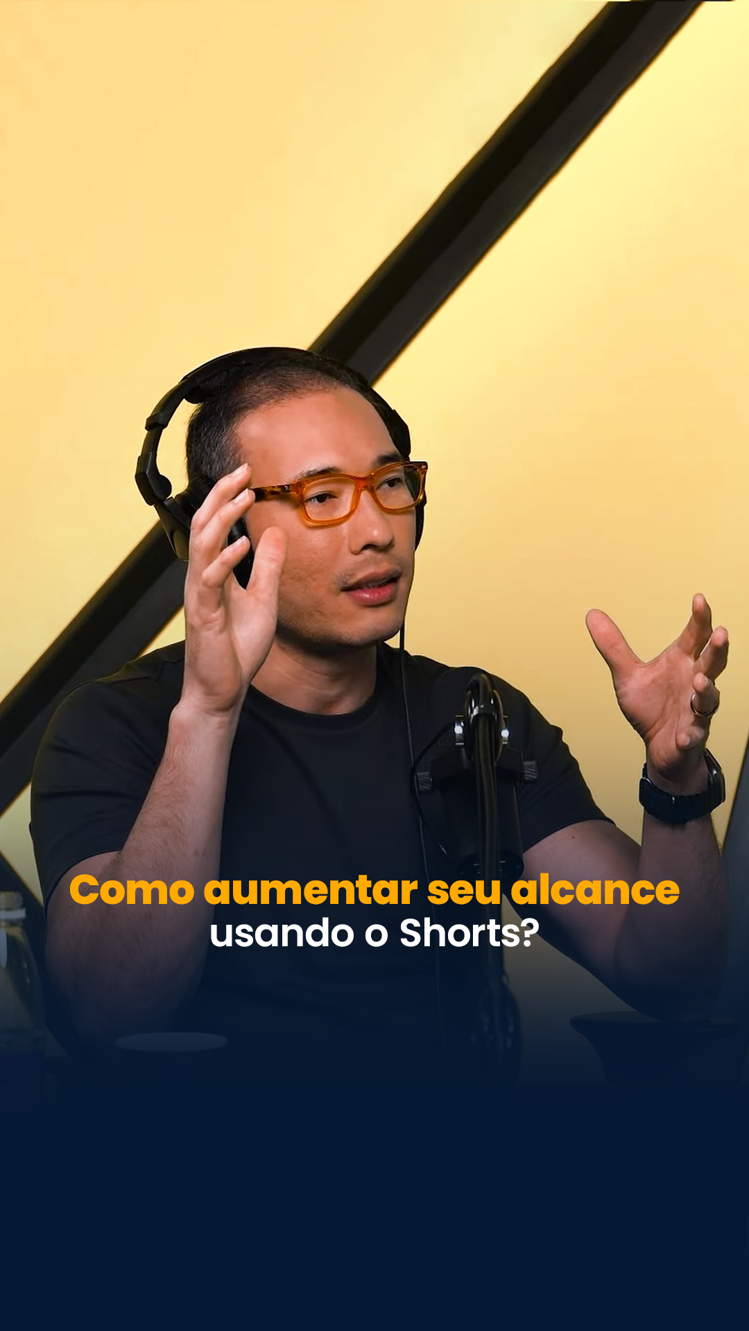 Como crescer com vídeos curtos? 📝 O crescimento orgânico nas redes sociais não depende de sorte — ele é consequência de uma estratégia bem definida. E hoje, quem domina a lógica dos vídeos curtos tem uma vantagem real. Shorts, Reels e TikToks são mais do que formatos rápidos: eles são respostas visuais para buscas reais. Se você quer crescer de forma consistente, precisa parar de criar só para entreter e começar a pensar no que as pessoas estão procurando agora. 📊 Quando um vídeo curto responde exatamente à dúvida de quem está pesquisando, ele deixa de ser só conteúdo — vira solução. E isso muda tudo. A pessoa descobre o seu perfil por esse vídeo, se conecta com a resposta, se inscreve e passa a consumir seus outros conteúdos. Esse é o funil invisível da atenção: começa com a busca, passa pelo clique e termina na permanência. Mas nada disso acontece se o seu conteúdo não for encontrado. 📈 É aí que entra a indexação. Quando você escreve uma legenda usando palavras que estão alinhadas às buscas do seu público, você amplia o campo semântico da sua publicação e aumenta as chances de ser exibido nas plataformas e no Google. Repare: o Google já criou uma aba só para vídeos curtos — e a primeira linha da legenda é o que aparece lá. Por isso, a combinação de um bom título com uma resposta direta nos primeiros segundos é tão poderosa: ela ativa tanto o algoritmo quanto a curiosidade do público. 💡 Se você quer crescer, pense menos em viralizar e mais em ser útil para quem está buscando. A lógica do crescimento orgânico hoje é simples: crie conteúdo que responda perguntas reais e otimize tudo para ser encontrado. A exposição vem depois — o que você precisa agora é de relevância com quem já está te procurando. Faz sentido?