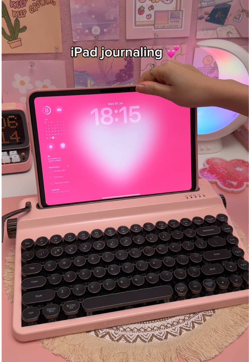 iPad journaling 💕 Using my digital journal in Zinnia app along with my typewriter keyboard ✨
 
 #ipad #digitaljournal #journalwithme #applepencil #typewriter #digitalplanner #ipadnotes #journaling #ipadapps #ipadkeyboard #keyboard #zinniaplanner #zinniajournal @Zinnia Journal & Planner 