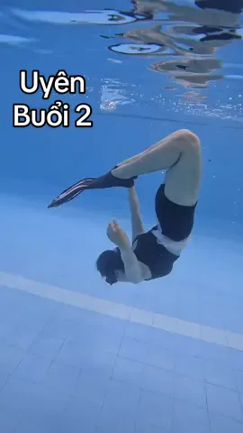 Uyên - buổi 2🫶🏻 Bạn cơ địa nổi hay cơ địa chìm? Gầy hay béo? Nhát nước hay dạn nước? Biết bơi hay chưa biết bơi? Đã thất bại bao nhiêu khoá bơi, bao nhiêu khoá lặn… Đều ko quan trọng! Quan trọng là bạn học với Dung Bạn sẽ biết lặn, và sẽ lặn đẹp🫶🏻 #ngocdung #lantudo #freedive #freediving #freedivehanoi #lantudohanoi 
