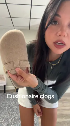 #cushionaire #clogs #woolclogs #bostonclog #earlyfalloutfit #backtoschool #backtoschoolshopping 