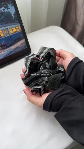 org 150cm ke bawah ni tu je masalah dia, beli seluar/jubah mesti labuh menjalar 😅 bila malas nk jahit, ni lah jalan paling pantas #alterbaju #bajulabuh #alterations #potongkakiseluar 