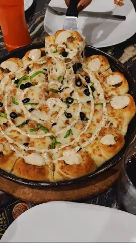 #fyp #dayout #familytime #food #shoping #funwithfood #moodypizza #sahiwal #sapphire  @Moody pizza sahiwal 