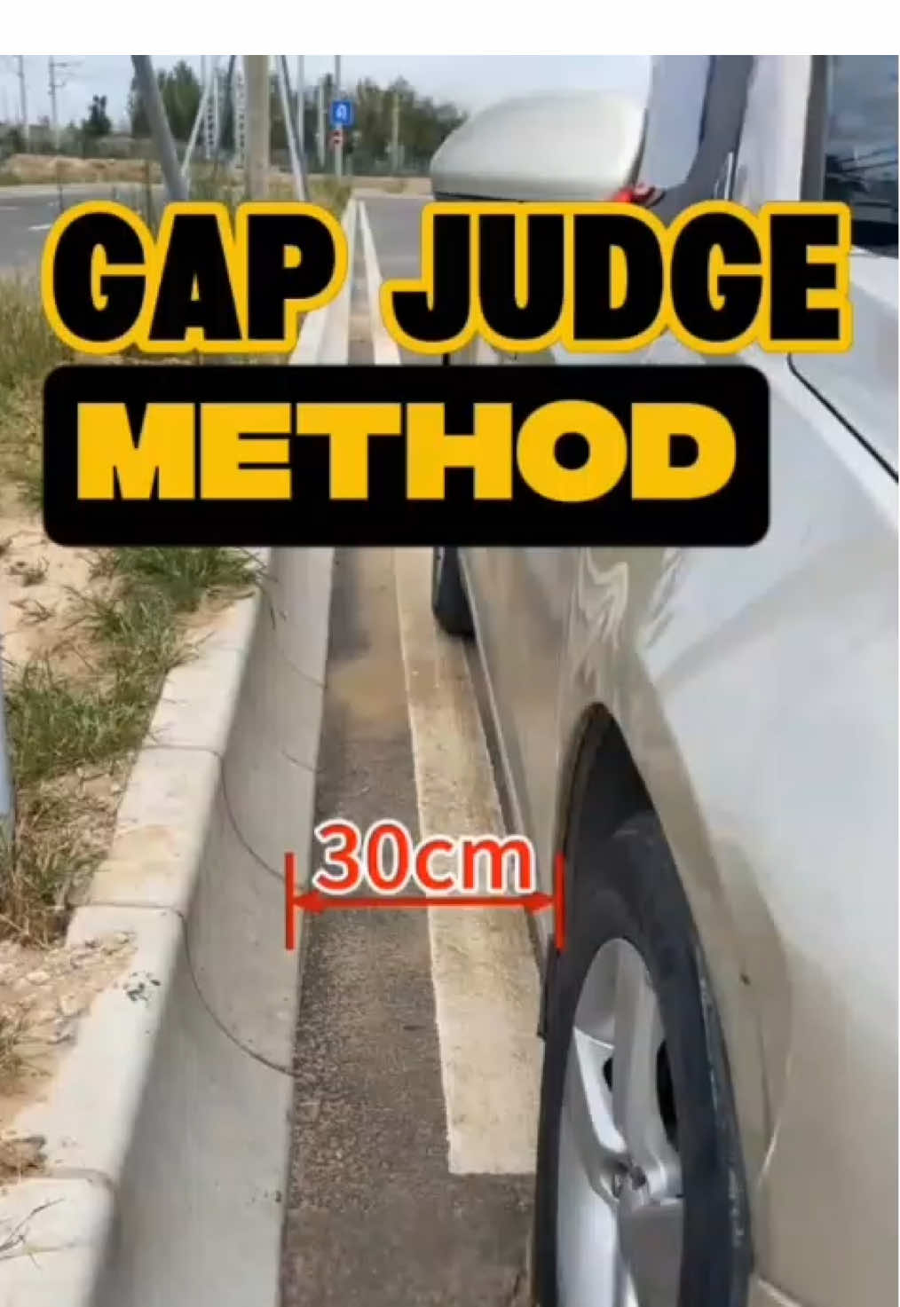 Genius Trick to Judge Car Distance Without Getting Out #carhacks #knowledge #drivinglessons #interesting #SatuKontenTiapHari 