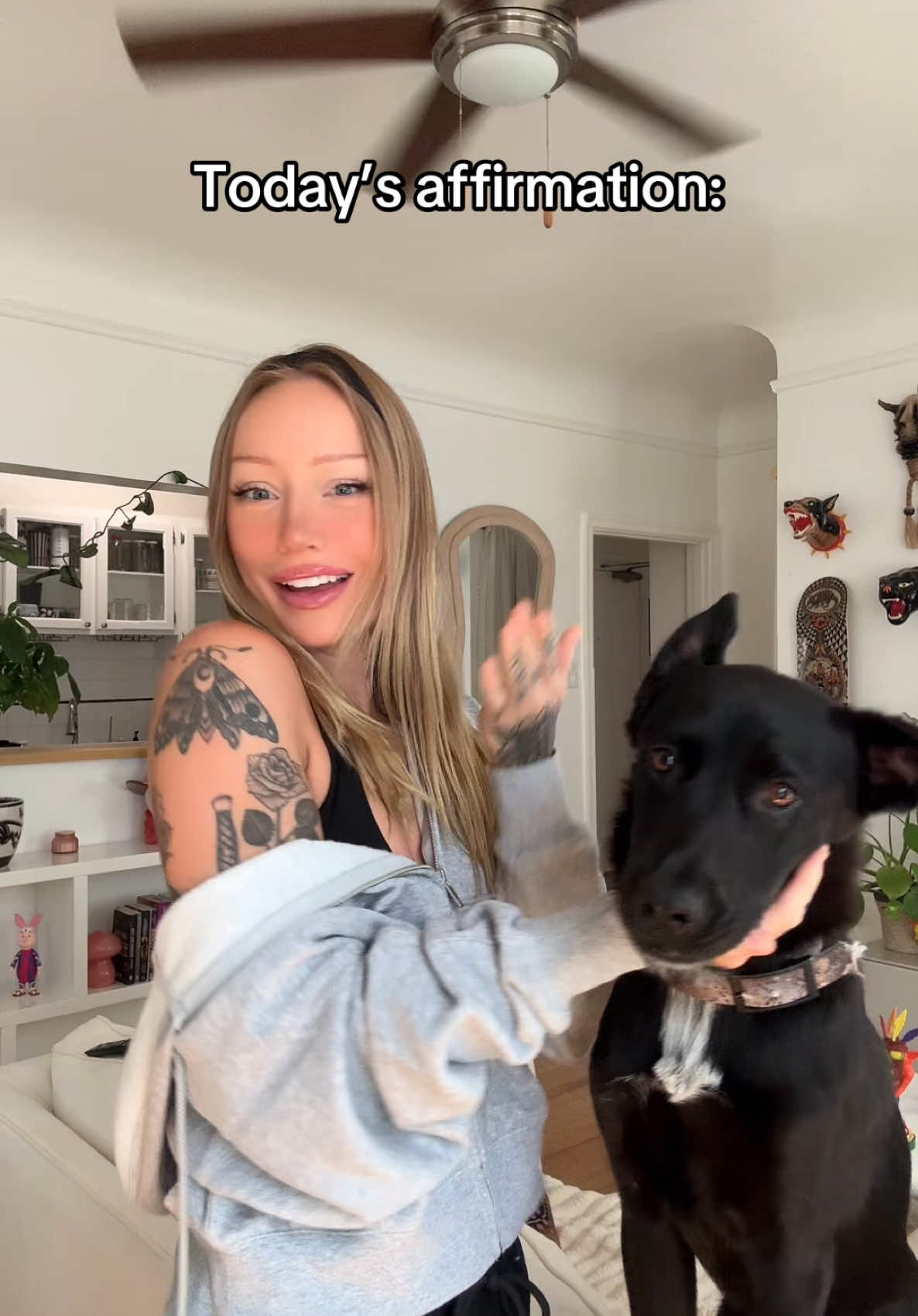 Bear thinks I’m pretty and that’s all that matters 😂🖤 #mollyhammons #affirmations 