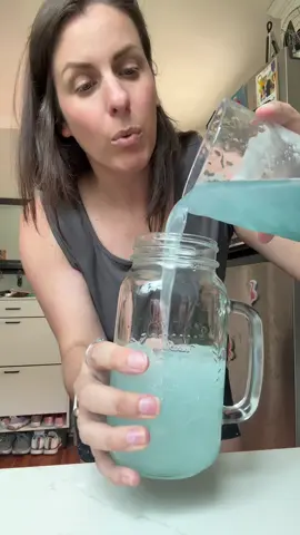 Perfect way to try out clear protein powder that tastes like fruit juice! #clearprotein #proteinpowder #seeq #proteinshake #proteindrink 